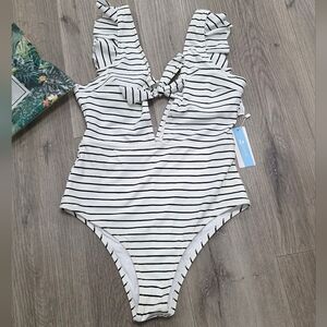 NWT Cupshe Black and White Bathing Suit Size Medium